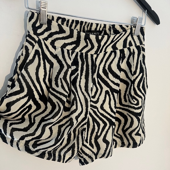 Dynamite Zebra Print Shorts - Picture 4 of 5